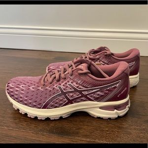 NWT ASICS GT-2000 8